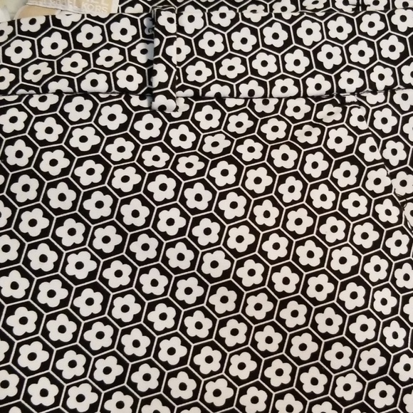 MK Pants - Picture 4 of 4